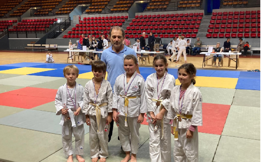 Plein de médailles pour les jeunes judokas hendayais !